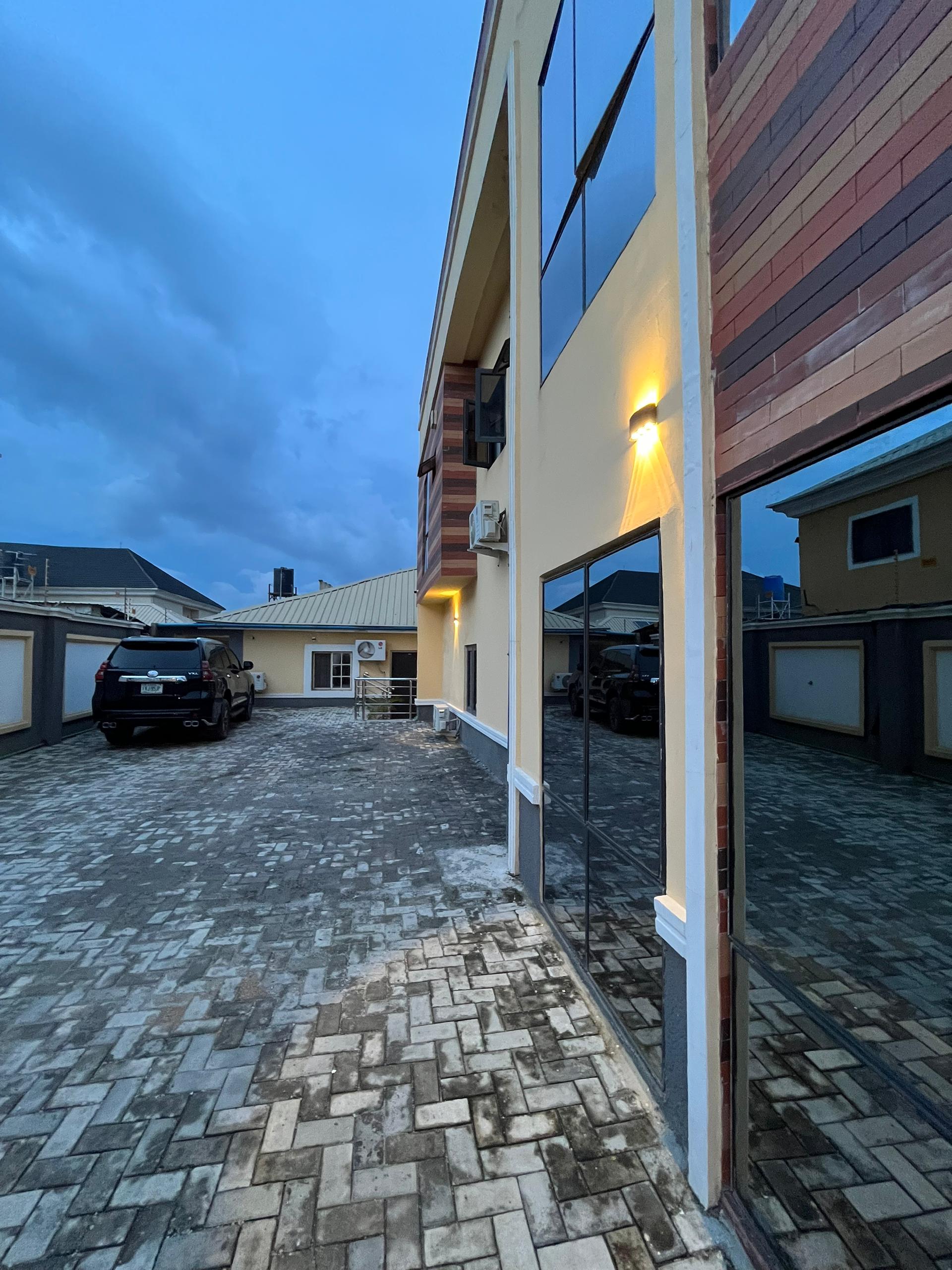 Grand Lynks compound